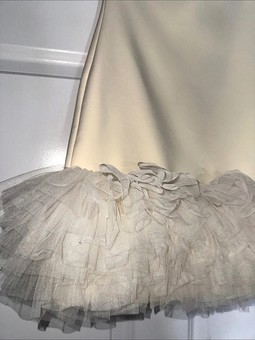Cream Ruffle Mini Dress Like New - Picture 2 of 2